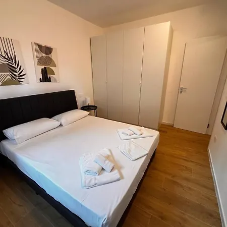 Cavour Loft - Modern House Apartamento Bari